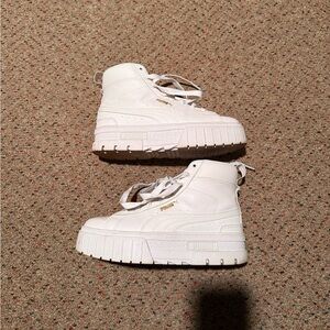 Platform Puma Sneakers